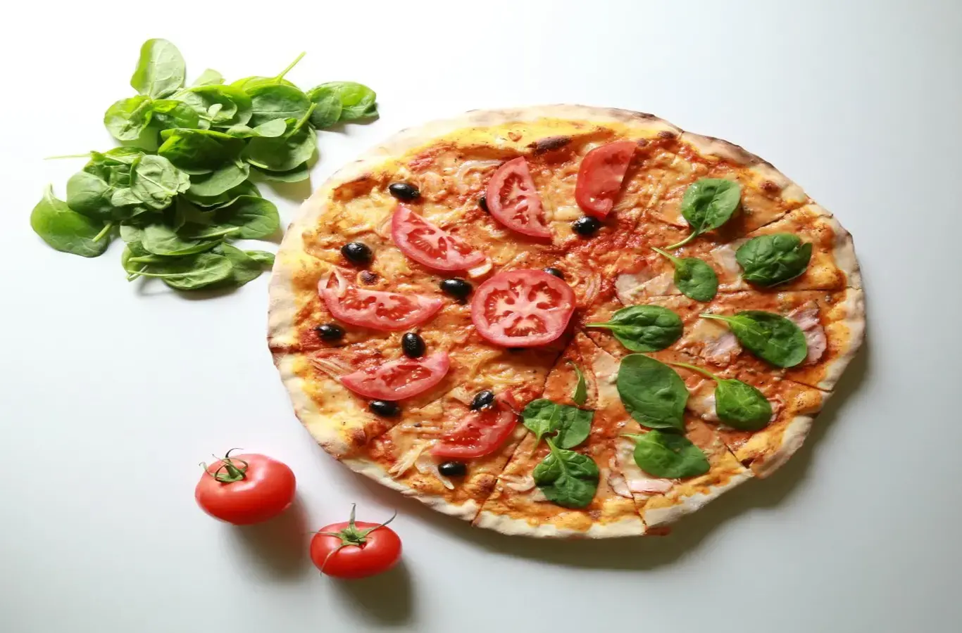 foto de uma pizza partida para ilustrar texto sobre tipos de fração